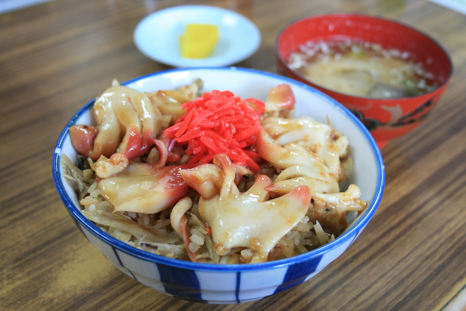 ホッキ貝の料理 に行列ができる マルトマ食堂 北海道 苫小牧市