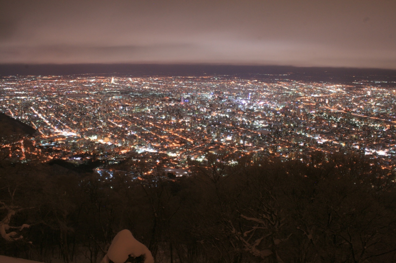 北海道三大夜景のひとつ 藻岩山 もいわやま から眺める札幌の夜景